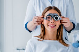 operación de miopía láser en Valencia - chequeo médico